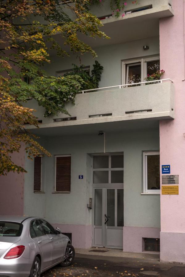 Apartman Pannonica Pin 0-24H สลาวอนสกีบรอด ภายนอก รูปภาพ