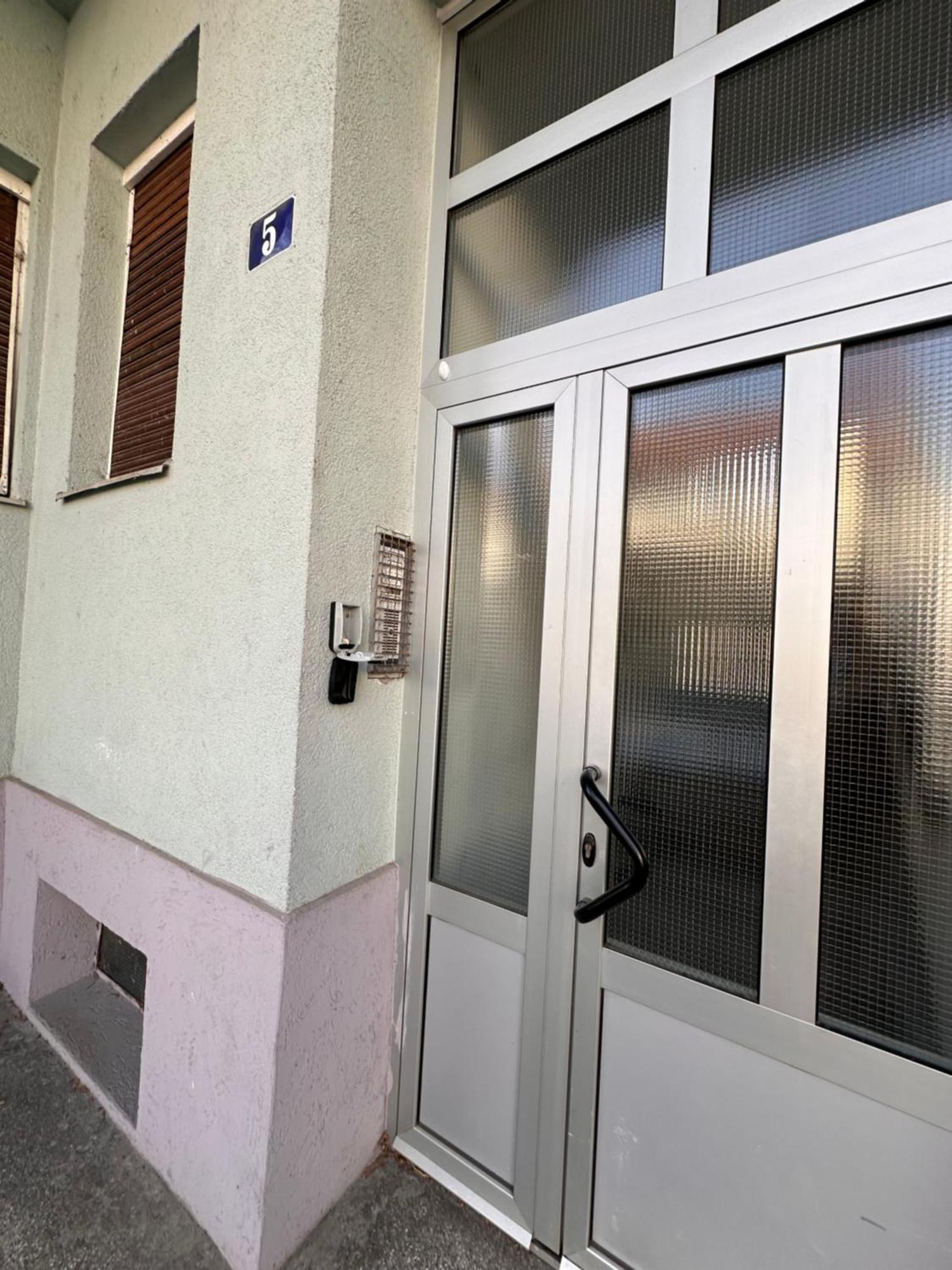Apartman Pannonica Pin 0-24H สลาวอนสกีบรอด ภายนอก รูปภาพ