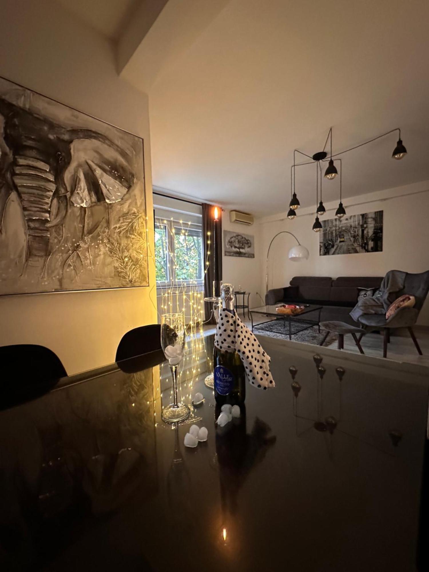 Apartman Pannonica Pin 0-24H สลาวอนสกีบรอด ภายนอก รูปภาพ